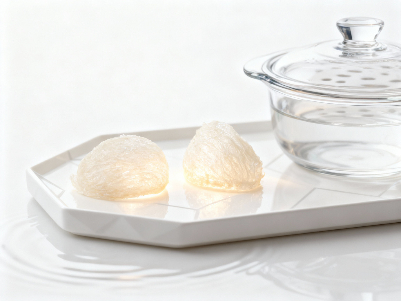 Double-boiled bird's nest with rock sugar